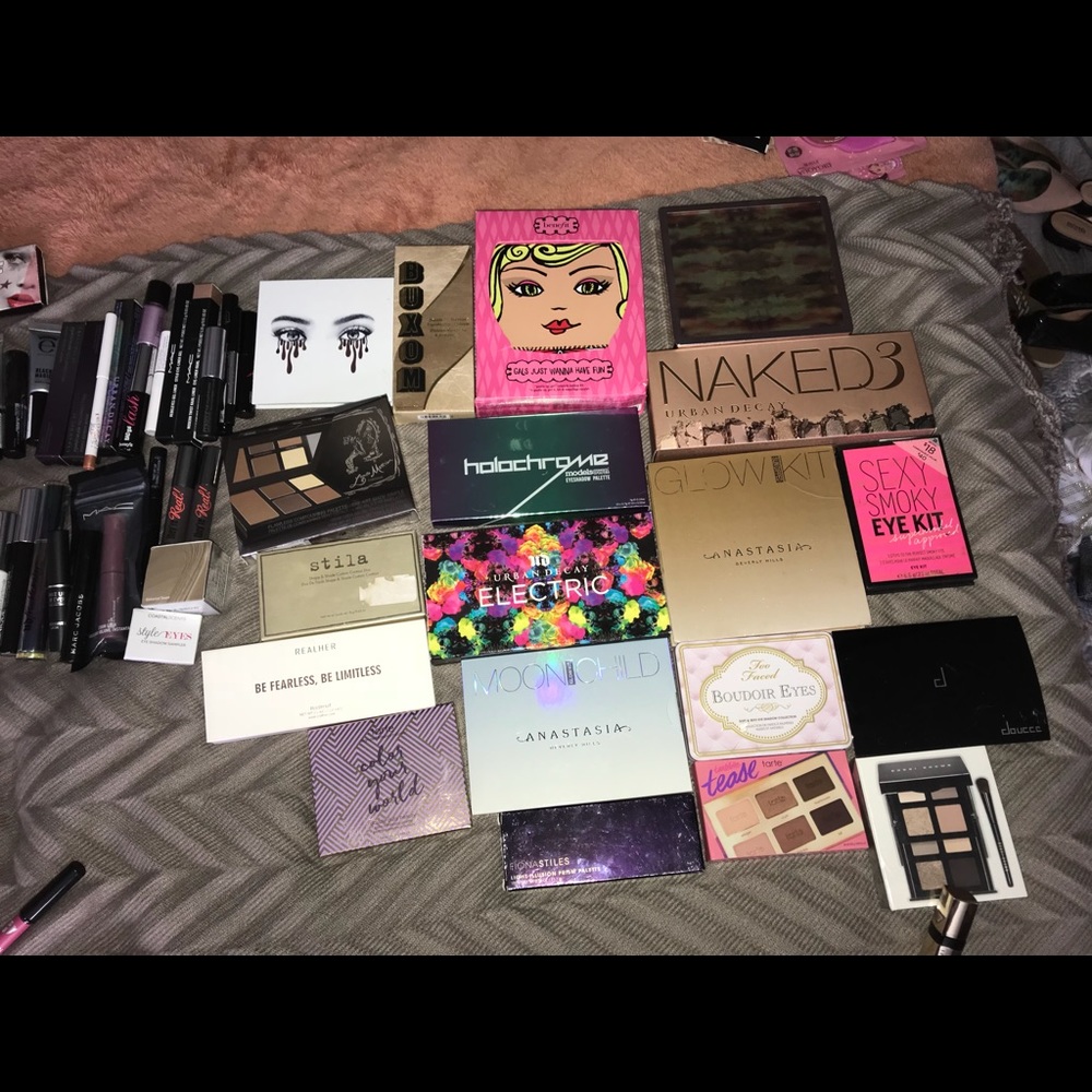 TONS OF MAKEUP